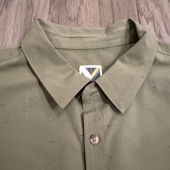 Voyager Mens XL Button Up Shirt Olive Green Camping Hiking Outdoor - Picture 4 of 9